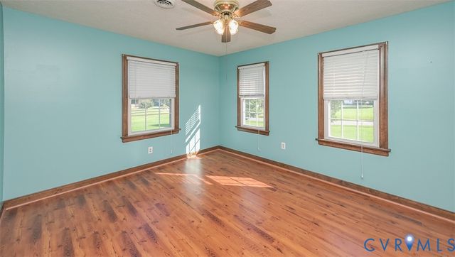 4940 White Oak Pl, Sandston, VA 23150