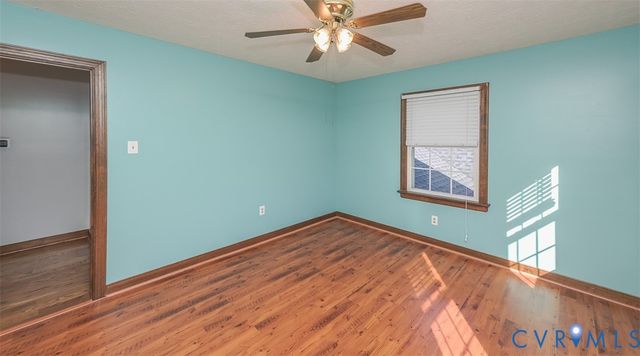 4940 White Oak Pl, Sandston, VA 23150