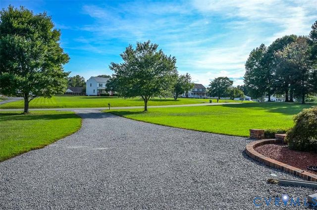4940 White Oak Pl, Sandston, VA 23150