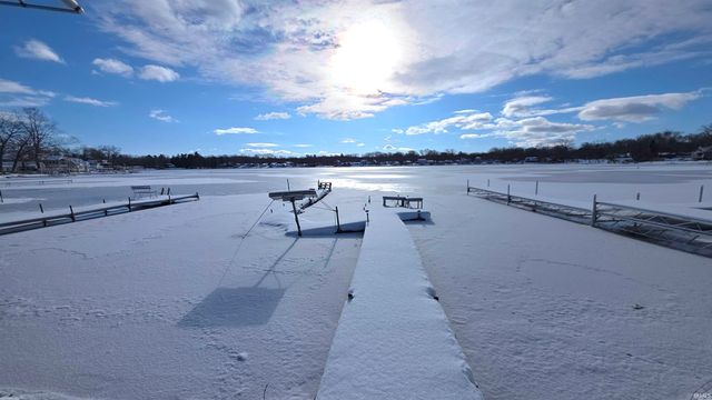 11018 E Pottawatomie Trail, Walkerton, IN 46574