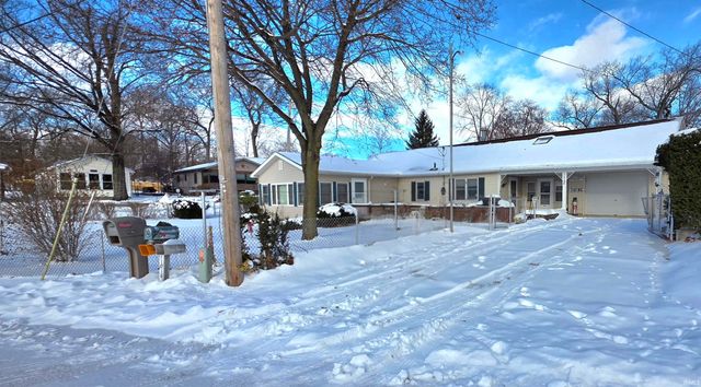 11018 E Pottawatomie Trail, Walkerton, IN 46574