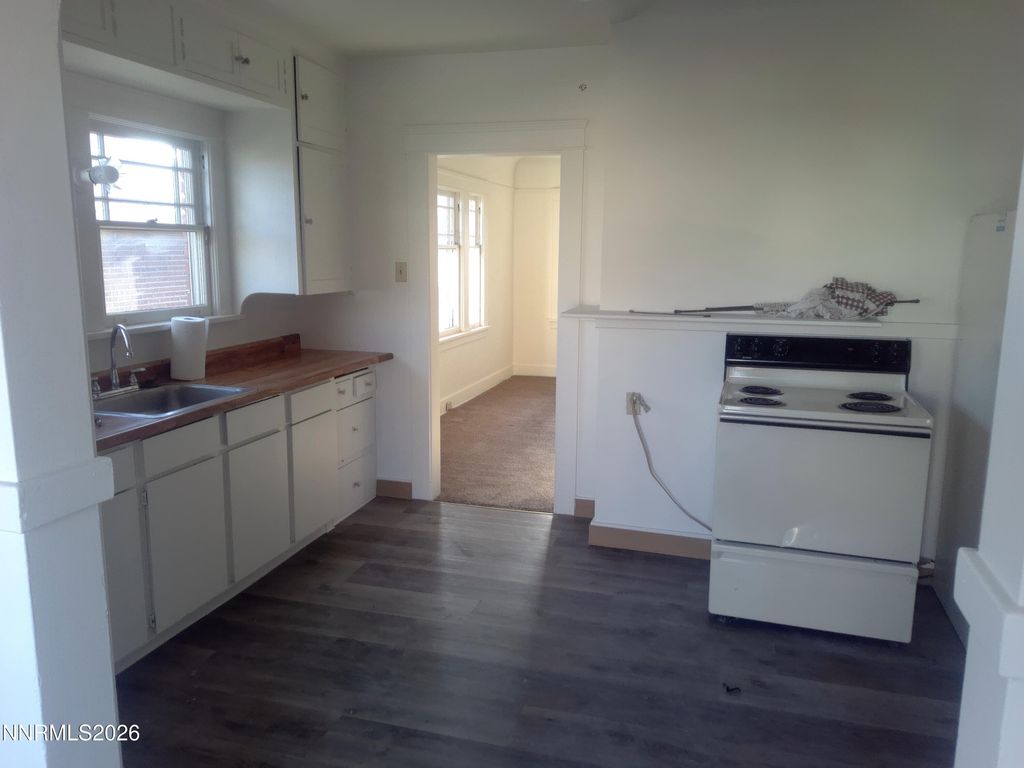 Image 6 of property listing at 138 Keystone Avenue, Reno, NV 89503