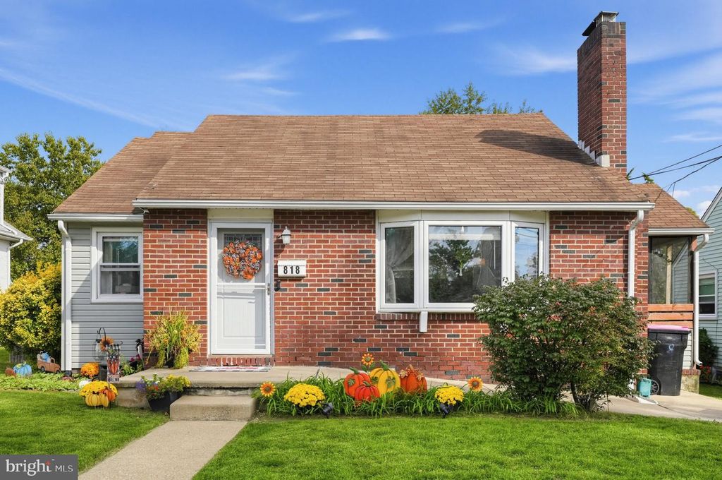 818 PRICE AVE, GLENDORA, NJ 08029 — exterior
