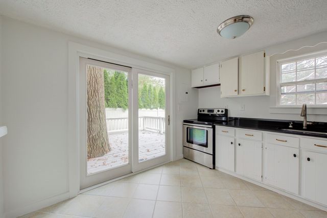 21 Sycamore Lane, Hingham, MA 02043