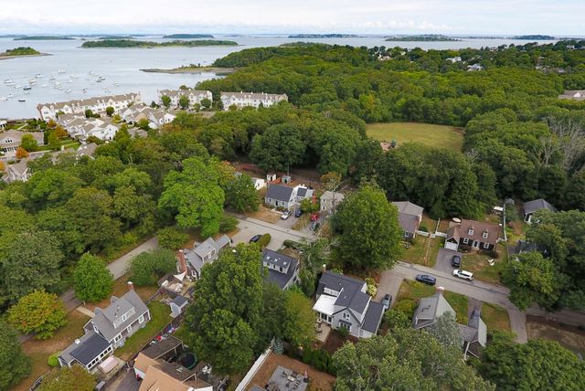 21 Sycamore Lane, Hingham, MA 02043