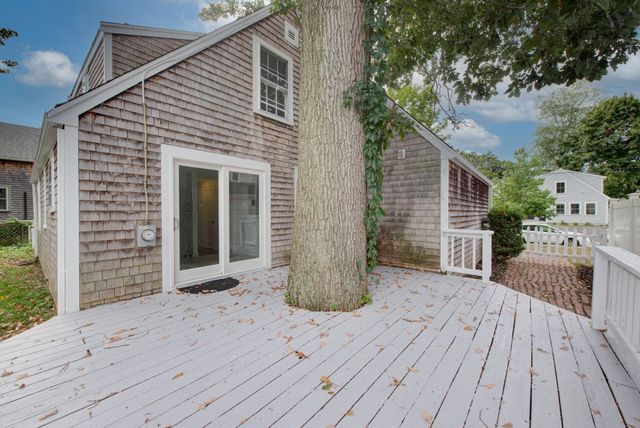 21 Sycamore Lane, Hingham, MA 02043