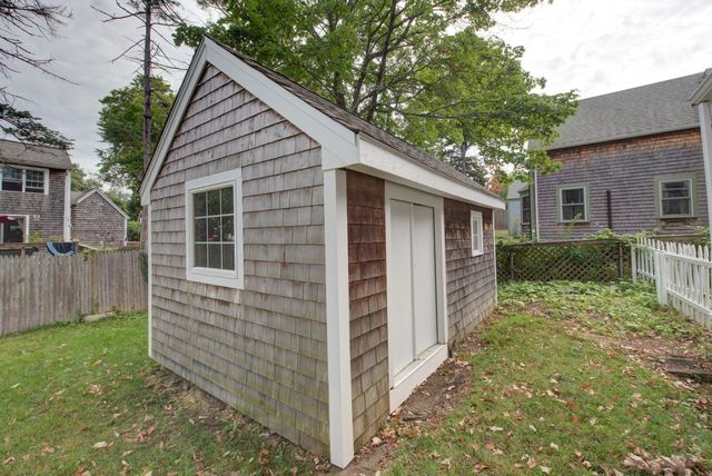 21 Sycamore Lane, Hingham, MA 02043