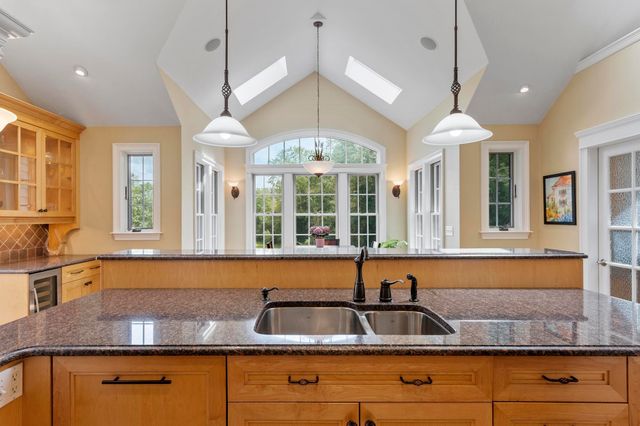 72 Depot Road, Greenland, NH 03840