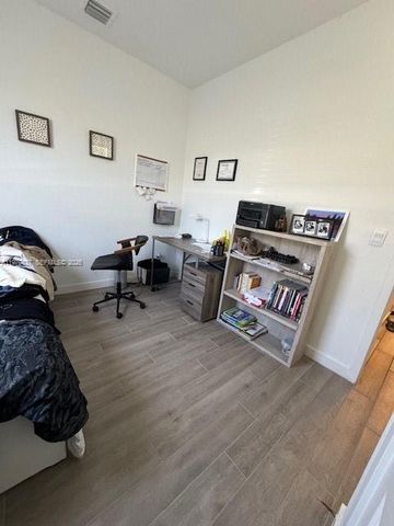 804 SE 18th St 804, Homestead, FL 33034