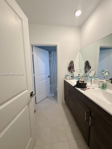 804 SE 18th St 804, Homestead, FL 33034