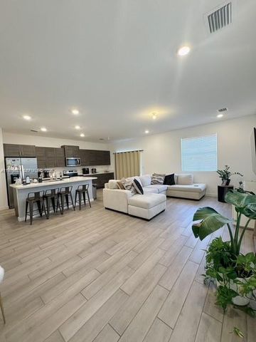 804 SE 18th St 804, Homestead, FL 33034