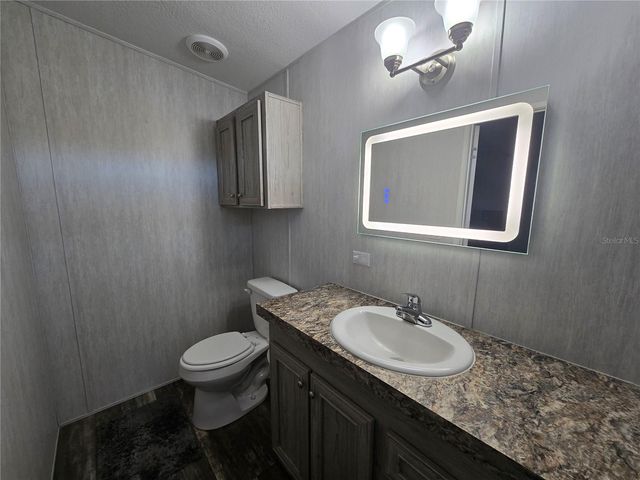 56290 CHERRY TREE ROAD, Astor, FL 32102