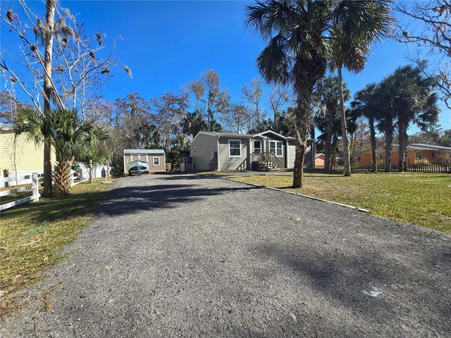 56290 CHERRY TREE ROAD, Astor, FL 32102