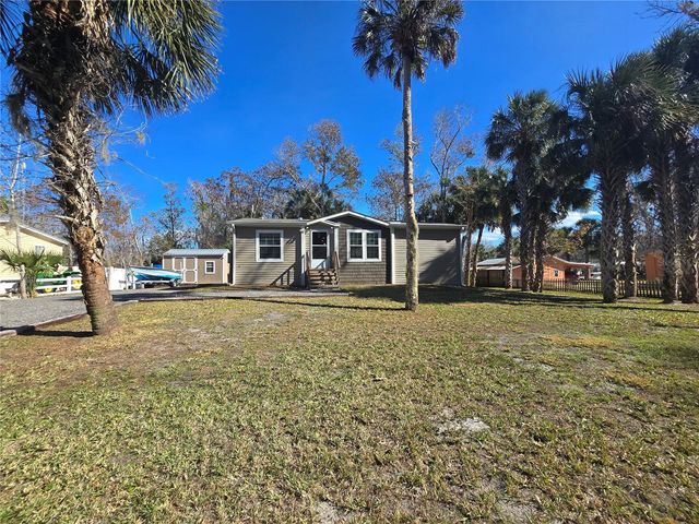 56290 CHERRY TREE ROAD, Astor, FL 32102