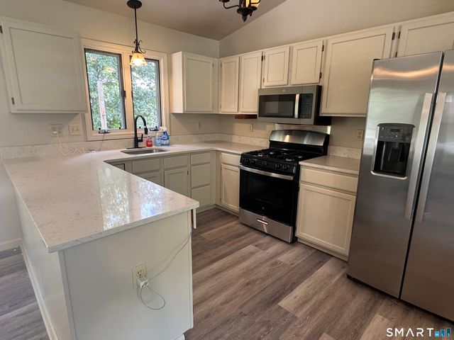 106 Brookline Drive, East Hartford, CT 06108