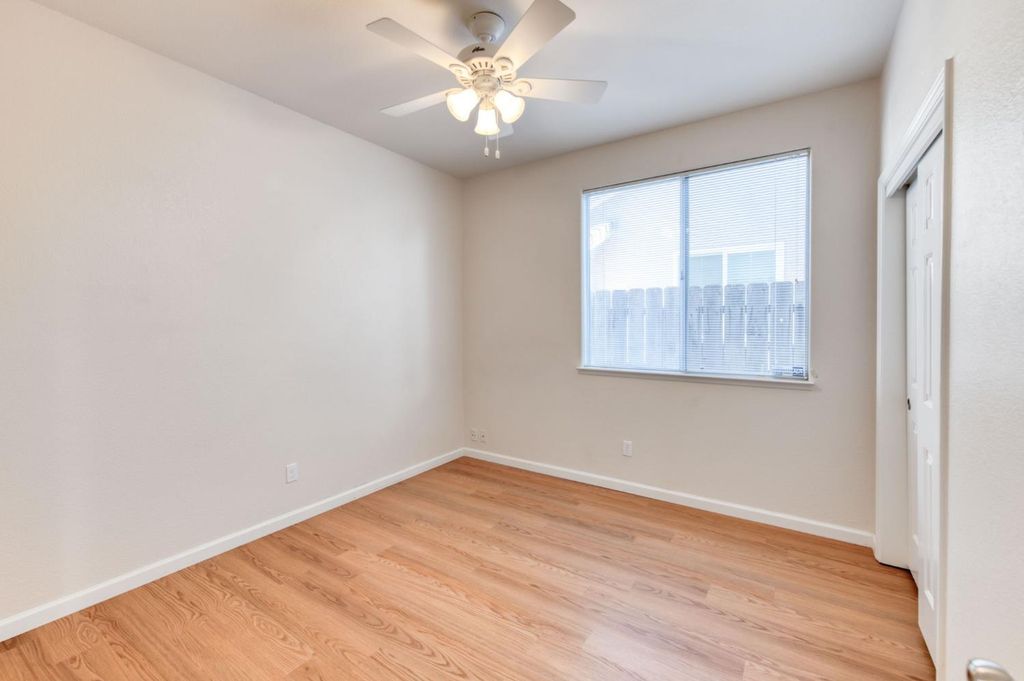Image 23 of property listing at 2291 E Warwick Avenue, Fresno, CA 93720