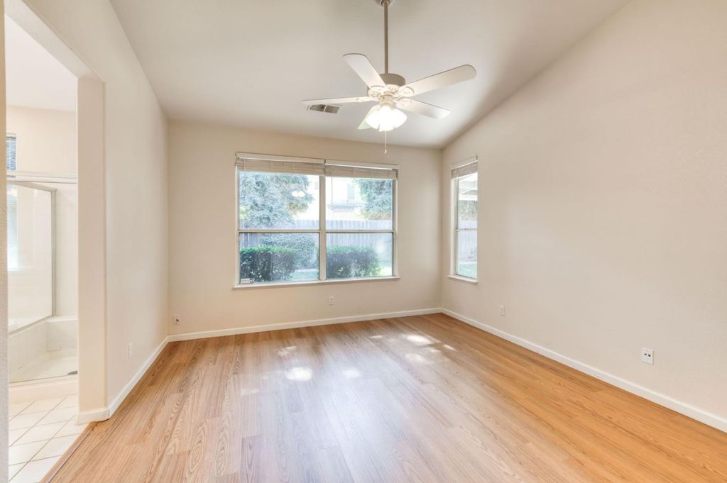 Image 27 of property listing at 2291 E Warwick Avenue, Fresno, CA 93720