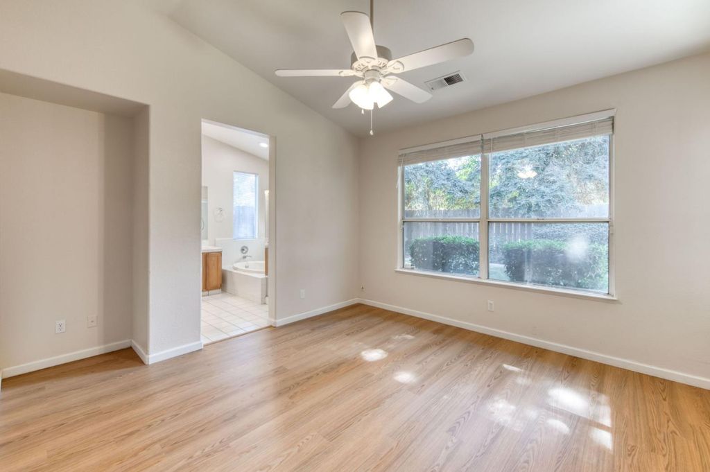 Image 29 of property listing at 2291 E Warwick Avenue, Fresno, CA 93720