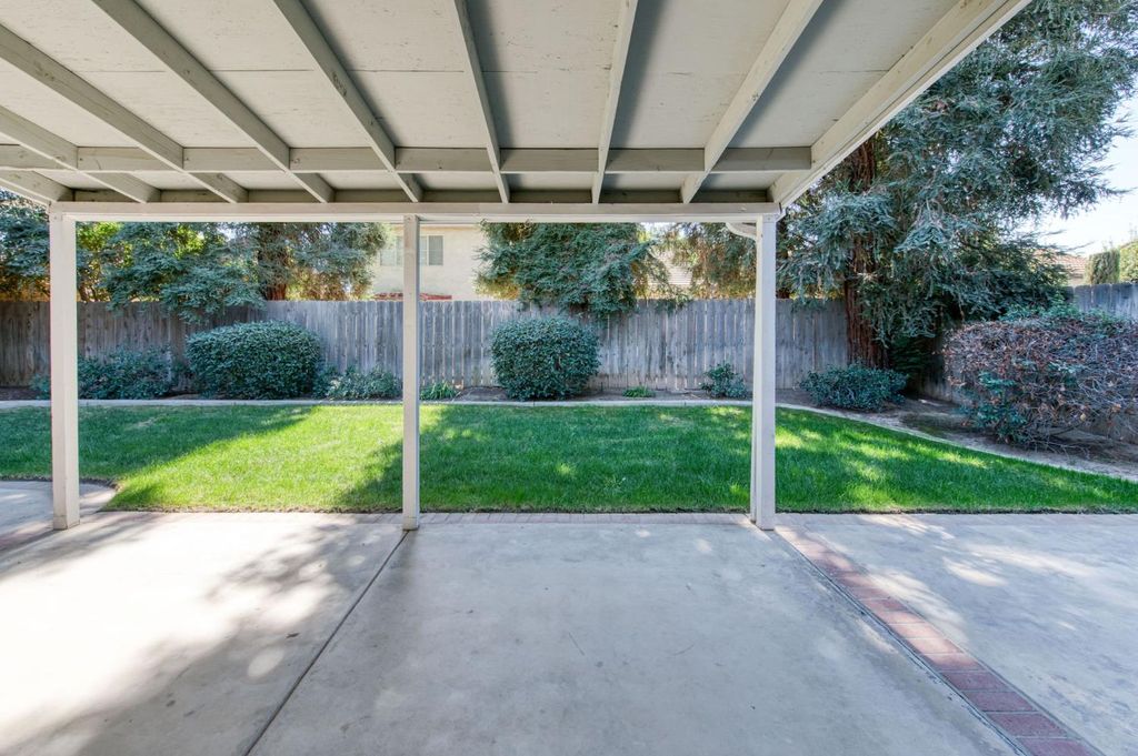 Image 32 of property listing at 2291 E Warwick Avenue, Fresno, CA 93720