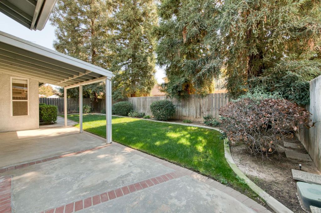 Image 33 of property listing at 2291 E Warwick Avenue, Fresno, CA 93720