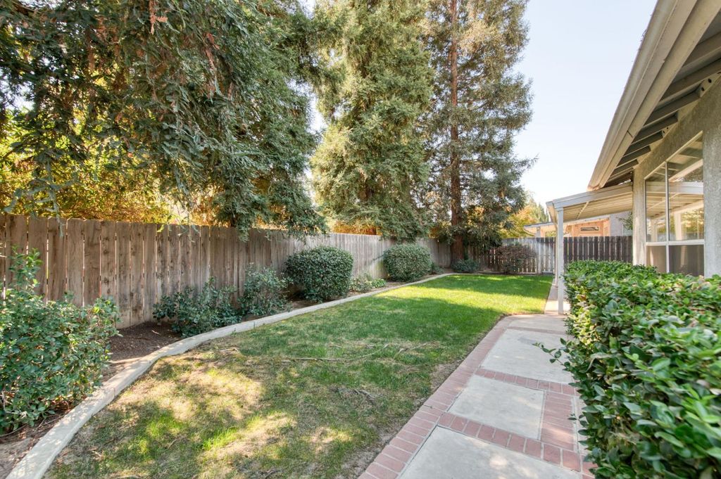 Image 36 of property listing at 2291 E Warwick Avenue, Fresno, CA 93720