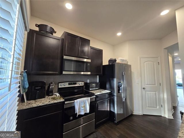 5845 Union Walk Drive, Union City, GA 30291