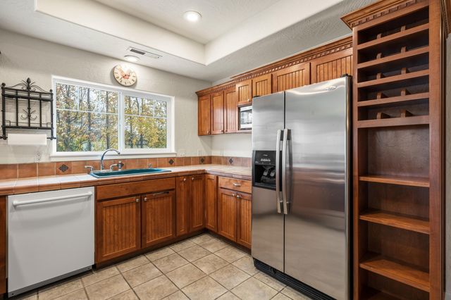 1924 Myers Lane, Medford, OR 97501