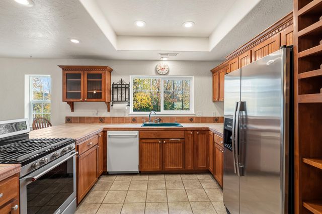 1924 Myers Lane, Medford, OR 97501