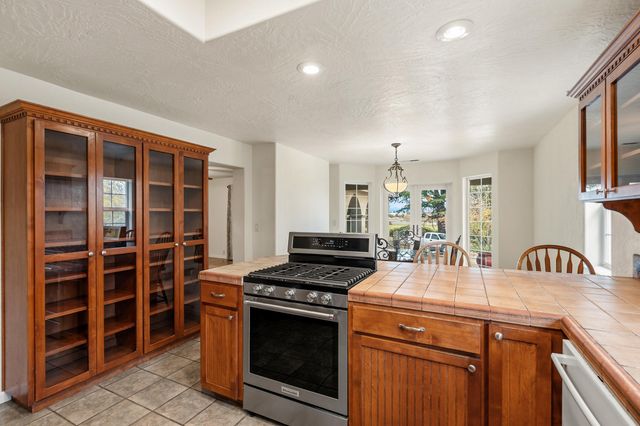 1924 Myers Lane, Medford, OR 97501