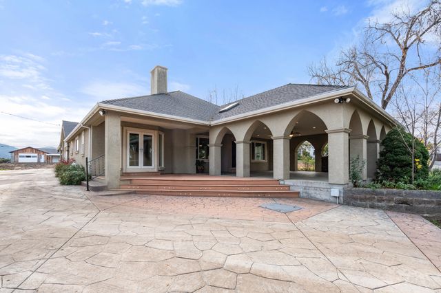 1924 Myers Lane, Medford, OR 97501