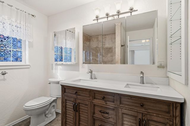 1924 Myers Lane, Medford, OR 97501