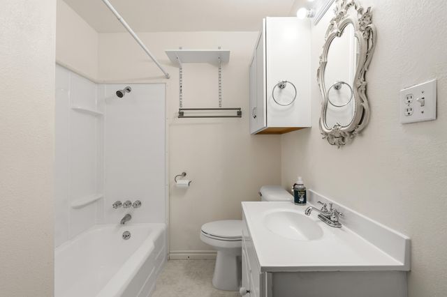 1924 Myers Lane, Medford, OR 97501