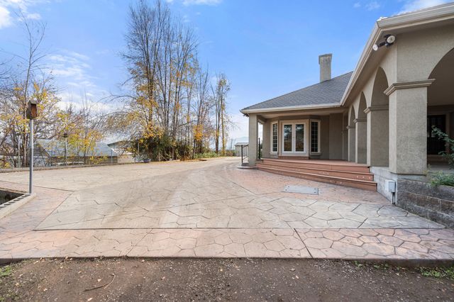 1924 Myers Lane, Medford, OR 97501