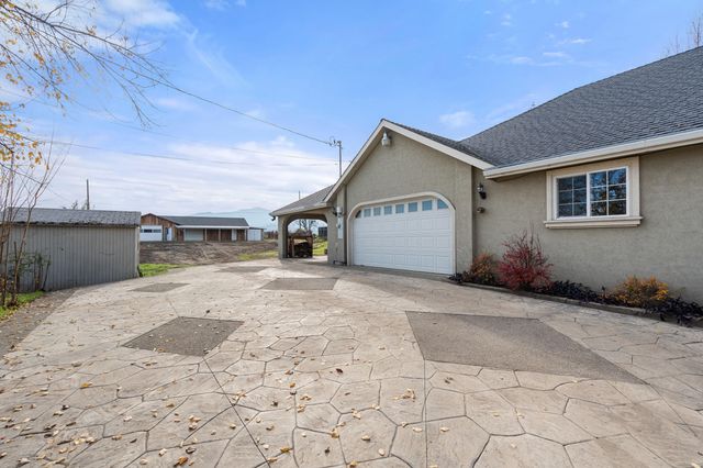 1924 Myers Lane, Medford, OR 97501