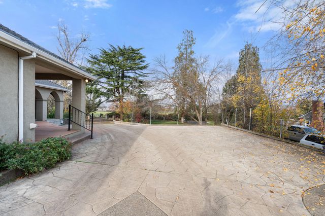 1924 Myers Lane, Medford, OR 97501