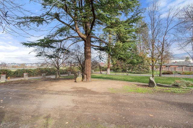 1924 Myers Lane, Medford, OR 97501