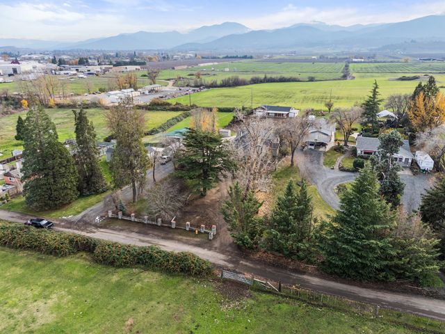 1924 Myers Lane, Medford, OR 97501