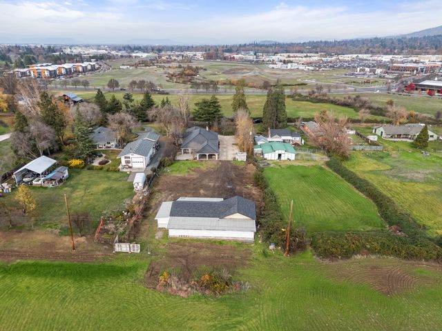 1924 Myers Lane, Medford, OR 97501