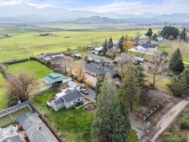 1924 Myers Lane, Medford, OR 97501