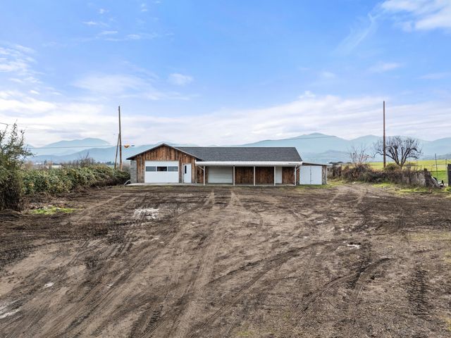 1924 Myers Lane, Medford, OR 97501