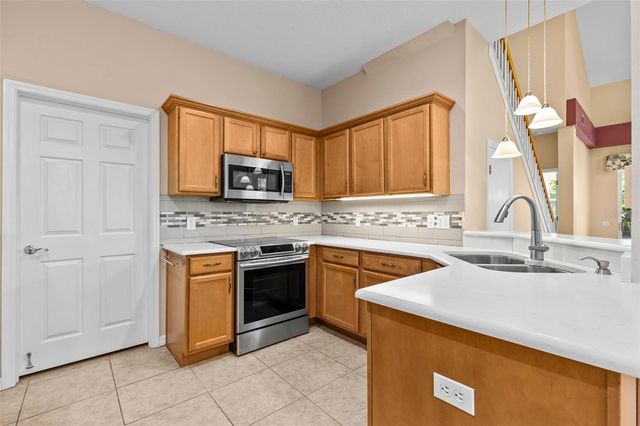 3350 COVERED BRIDGE DRIVE W, Dunedin, FL 34698