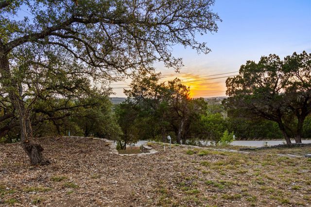 5203 Cueva DR, Austin, TX 78738