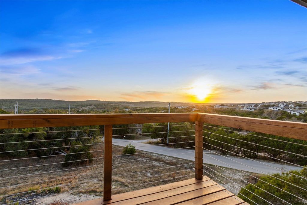 5203 Cueva DR, Austin, TX 78738