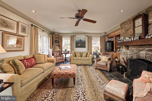 4392 CARRINGTON RD, Markham, VA 22643