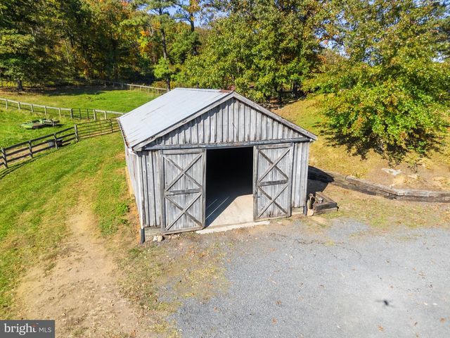 4392 CARRINGTON RD, Markham, VA 22643