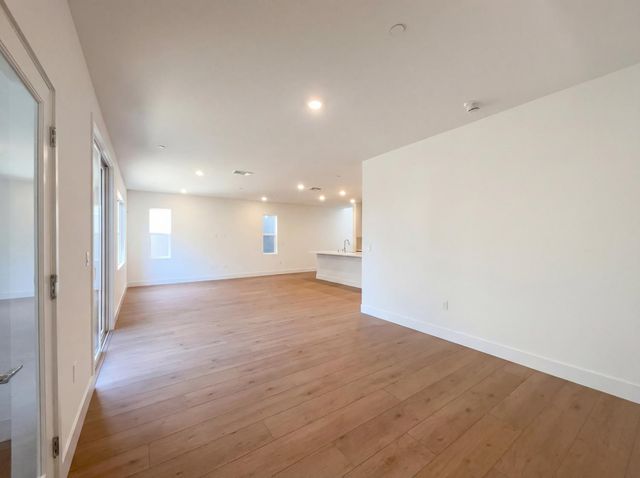 441 N Paso Robles Dr, Tracy, CA 95391