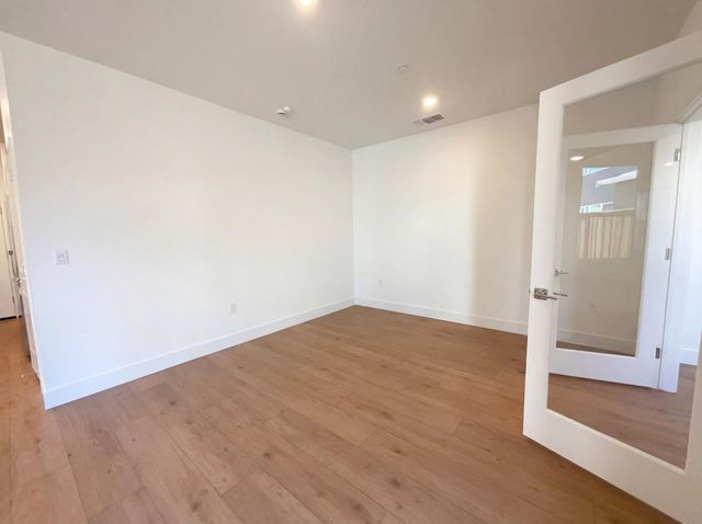 441 N Paso Robles Dr, Tracy, CA 95391