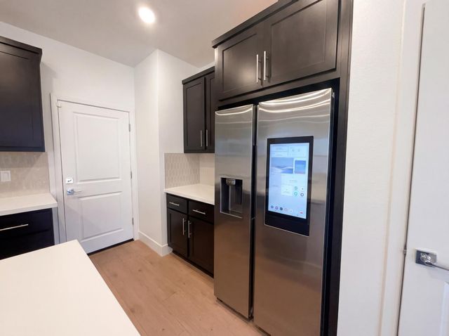 441 N Paso Robles Dr, Tracy, CA 95391