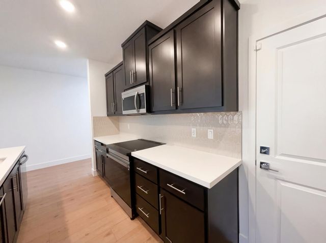 441 N Paso Robles Dr, Tracy, CA 95391