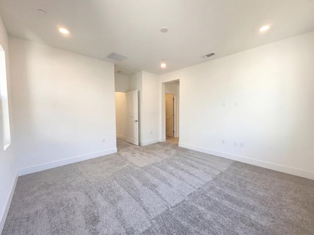 441 N Paso Robles Dr, Tracy, CA 95391